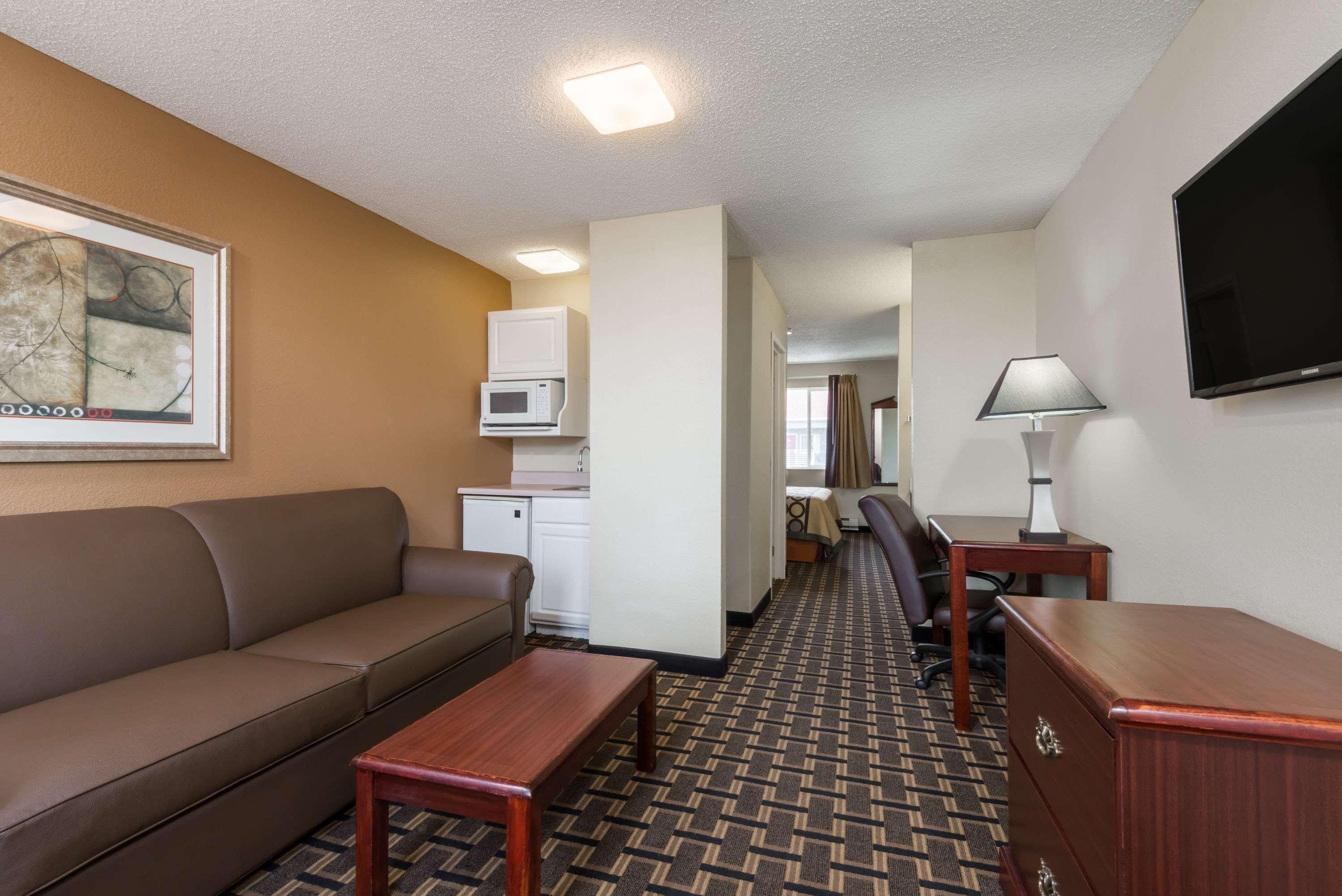 Hotel Super 8 By Wyndham Indianapolis/Ne/Castleton Area Zewnętrze zdjęcie