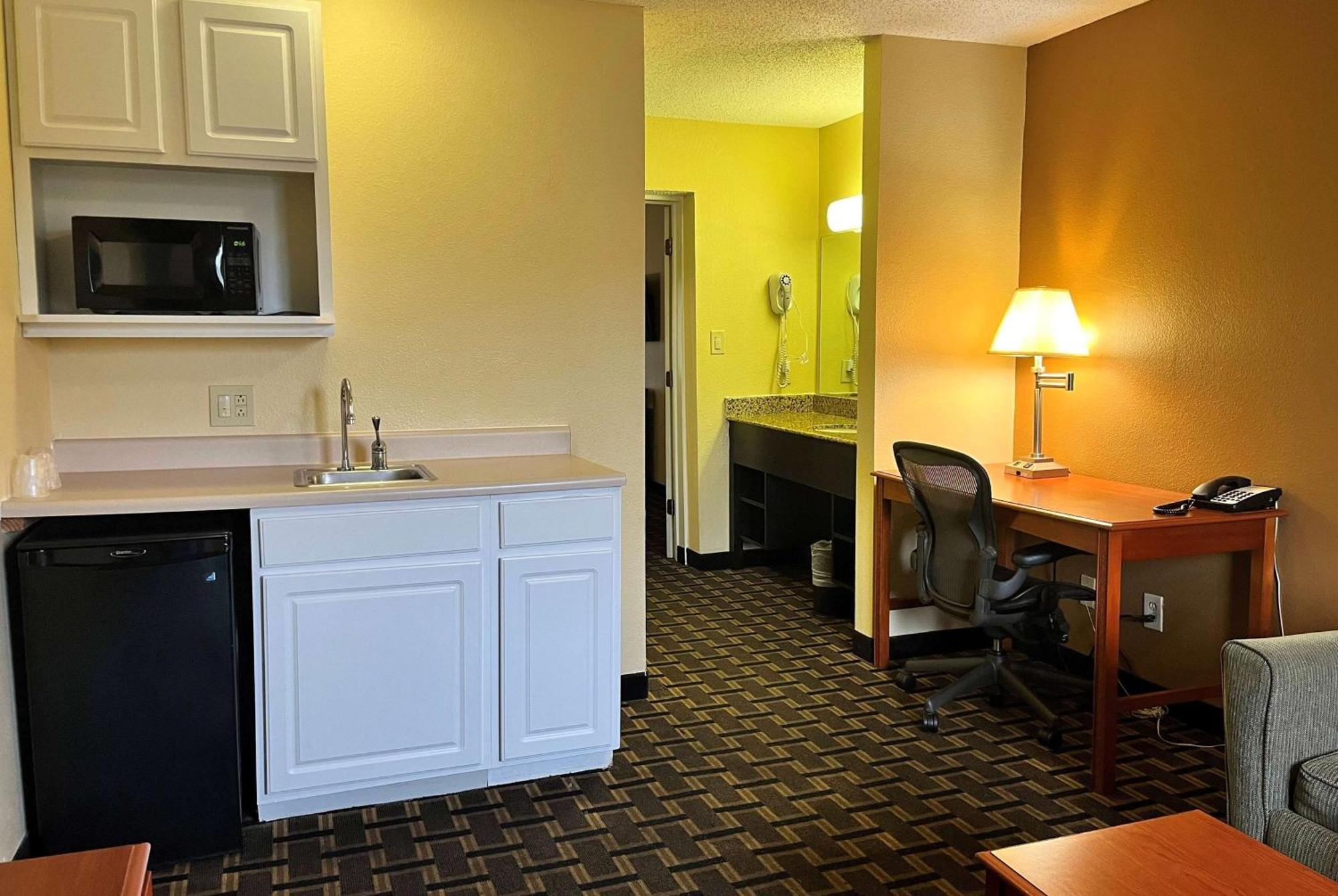 Hotel Super 8 By Wyndham Indianapolis/Ne/Castleton Area Zewnętrze zdjęcie