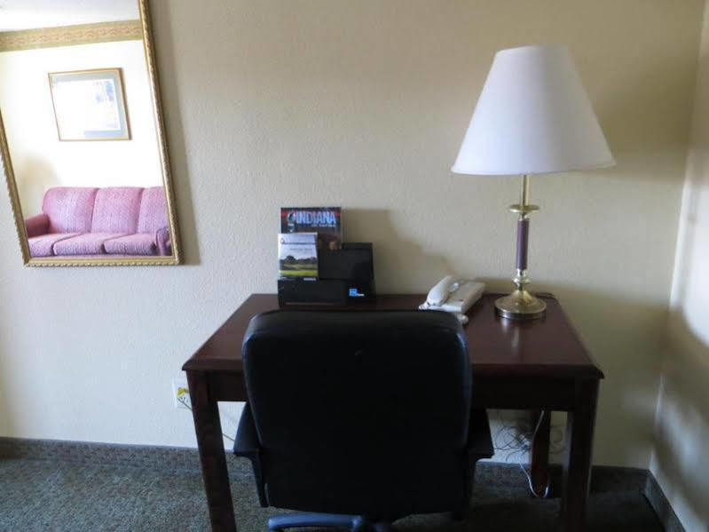 Hotel Super 8 By Wyndham Indianapolis/Ne/Castleton Area Zewnętrze zdjęcie