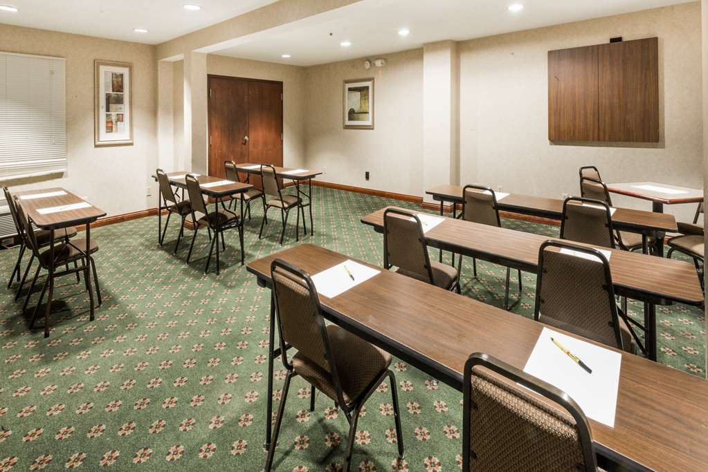 Hotel Super 8 By Wyndham Indianapolis/Ne/Castleton Area Udogodnienia zdjęcie